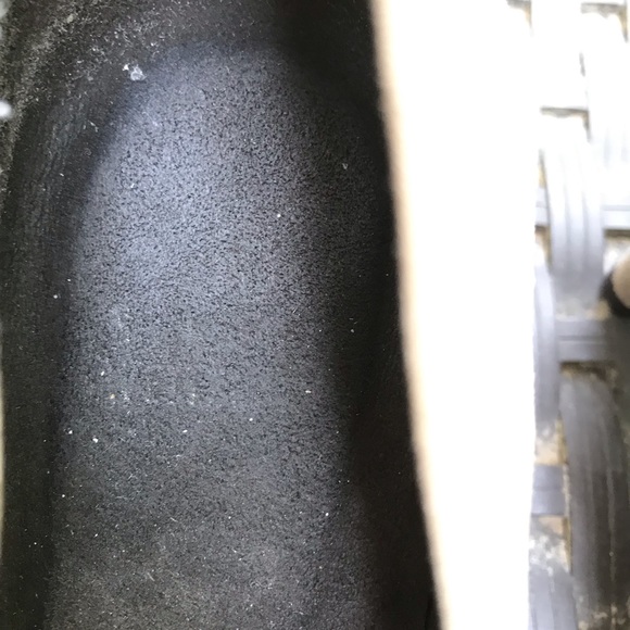 Stuart Weitzman Classic Suede Pump | Size 8.5 - Picture 5 of 9